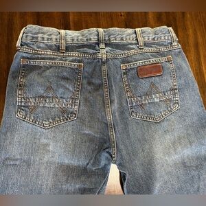 Wrangler Men's Blue Slim Straight Jeans